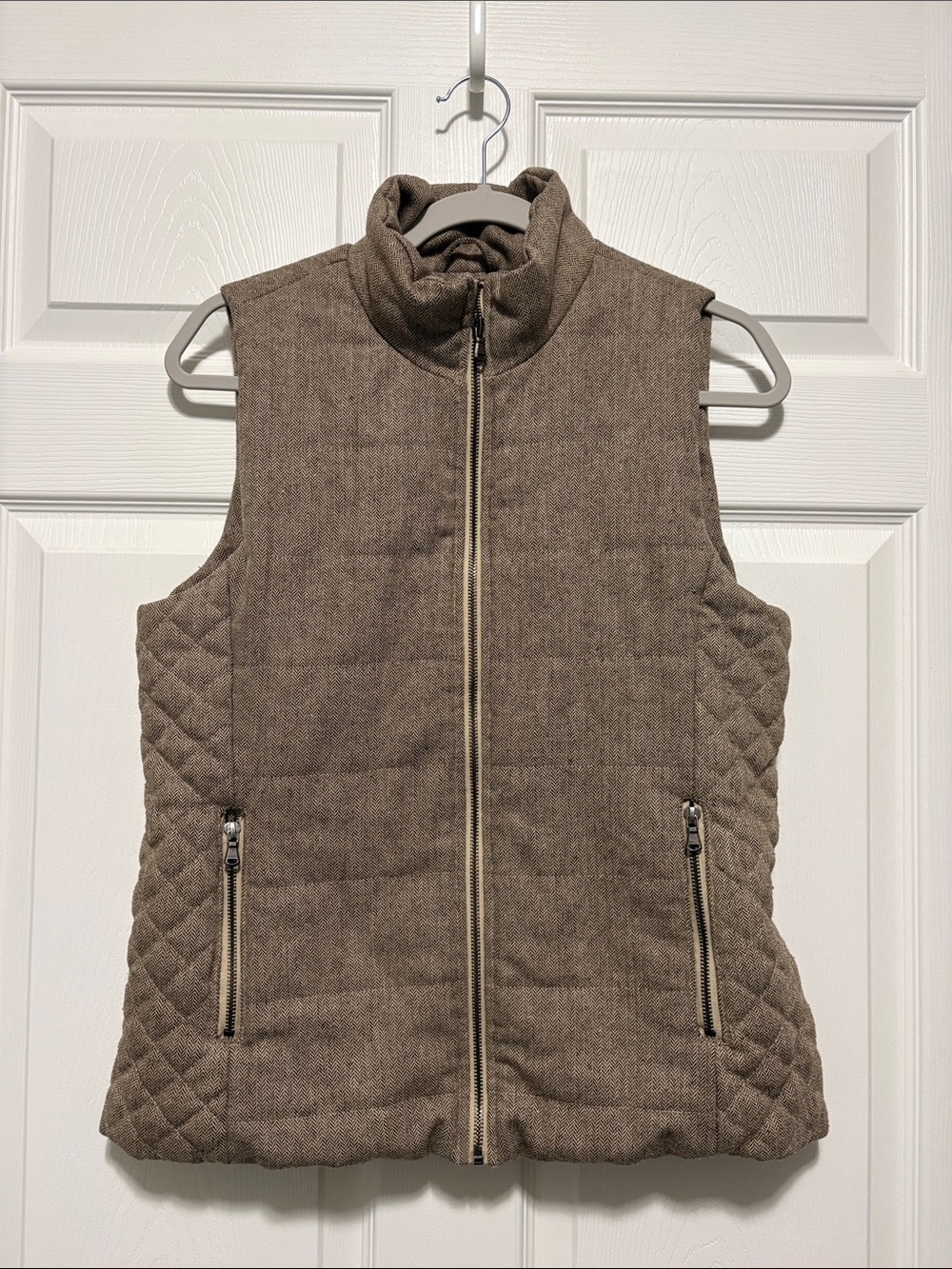 Tart Collections Quilted Sleeveless Vest in Taupe Brown